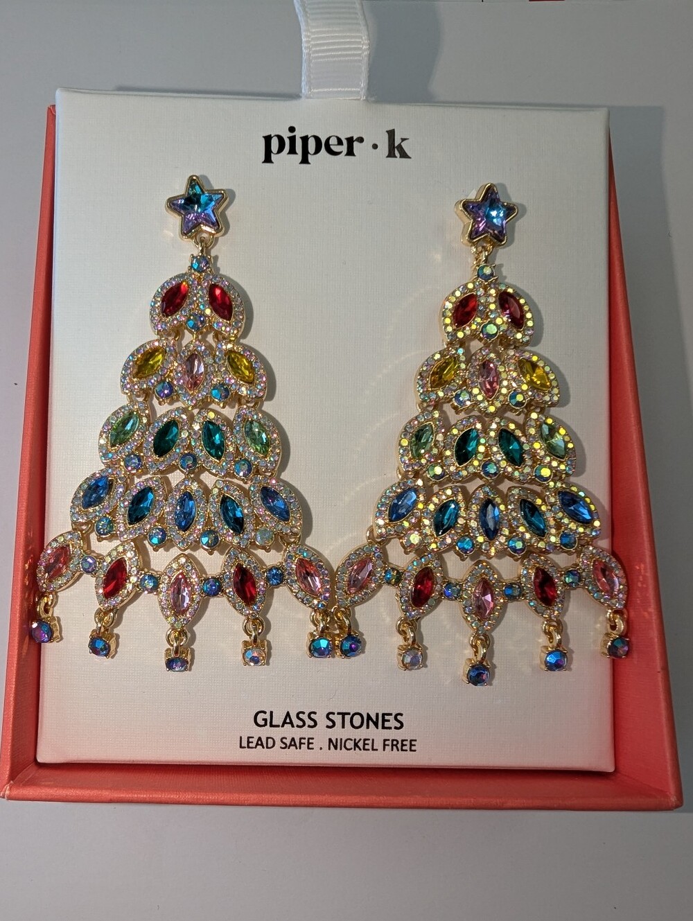 NWT GOLD TONE GLASS CRYSTAL CHRISTMAS TREE EARRINGS